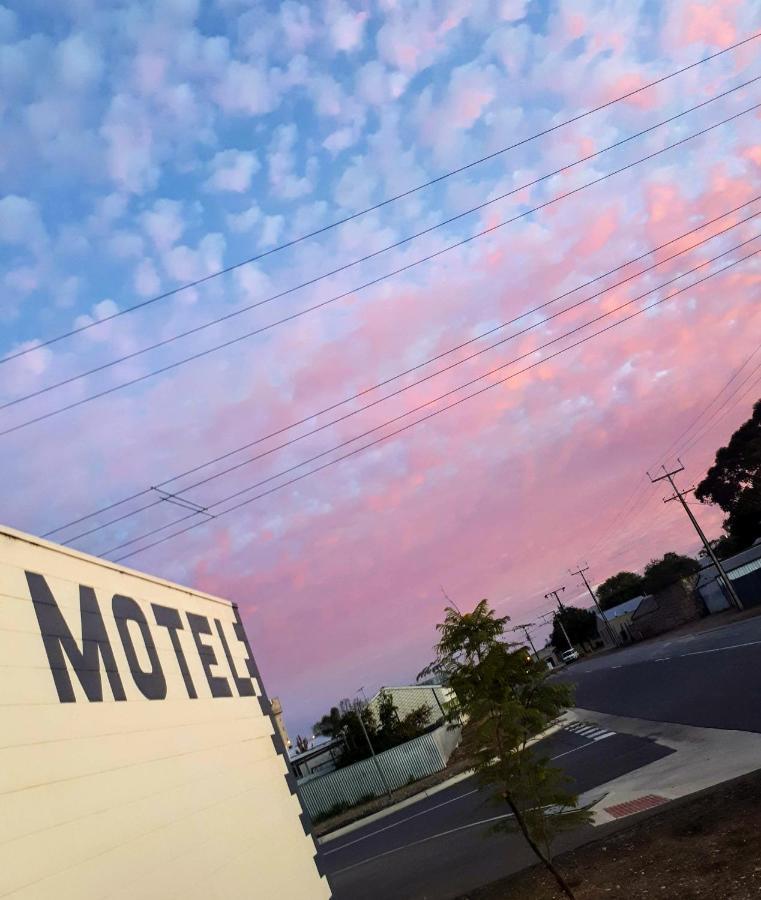 Motel Riverbend Tailem Bend Bagian luar foto
