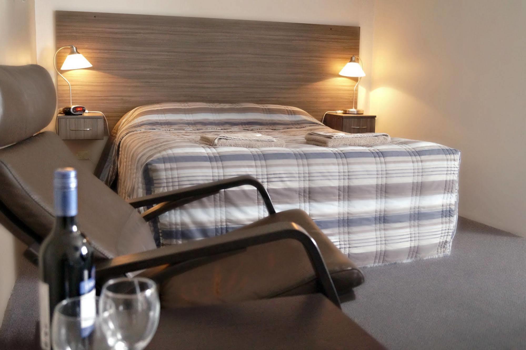 Motel Riverbend Tailem Bend Bagian luar foto