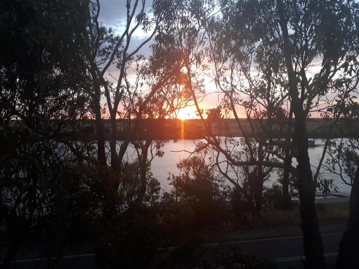 Motel Riverbend Tailem Bend Bagian luar foto